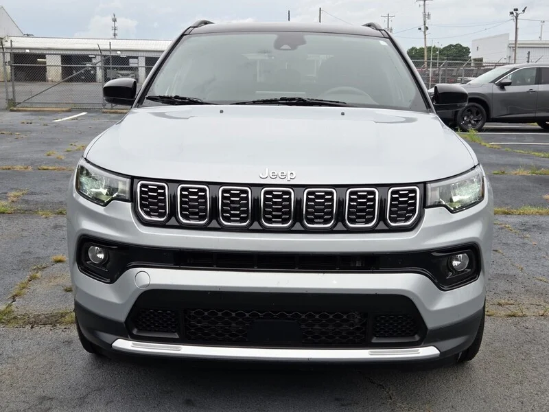 Used 2025 Silver Zynith Metallic Clearco JEEP LIMITED image 8