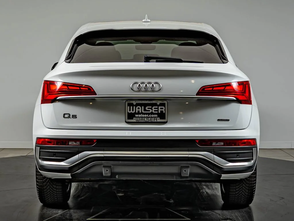 Used 2022 Glacier White Metallic Audi 45 S line Premium image 6