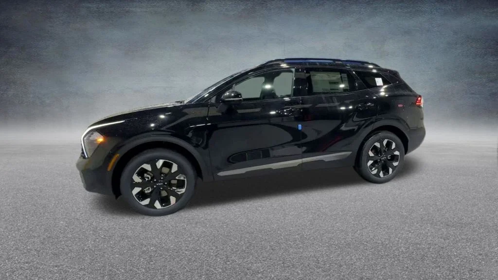 Used 2023 Black Kia X-Line image 11