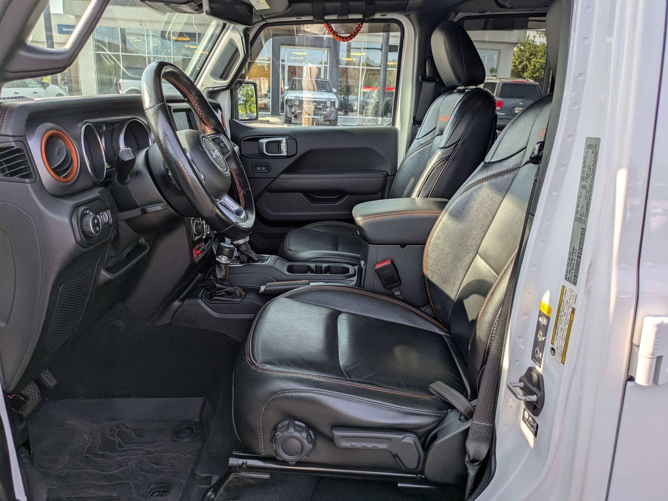 Used 2021 White Jeep Mojave image 16