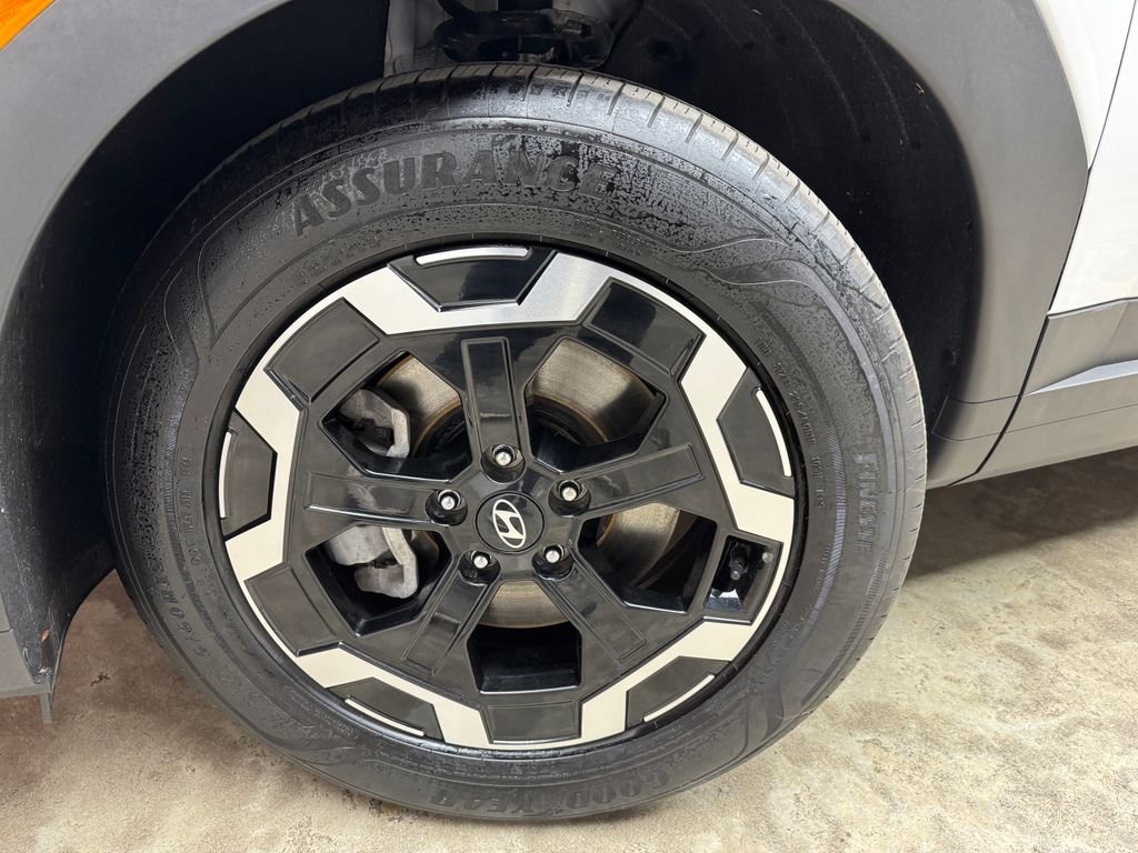 Certified Used 2025 White Hyundai SE image 29
