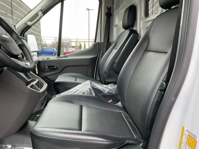 New 2026 Oxford White Ford Base image 17