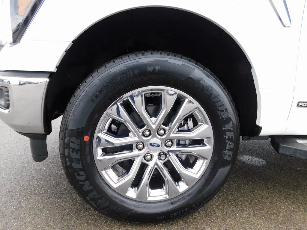 New 2026 Star White Metallic Tri-Coat Ford Lariat® image 13