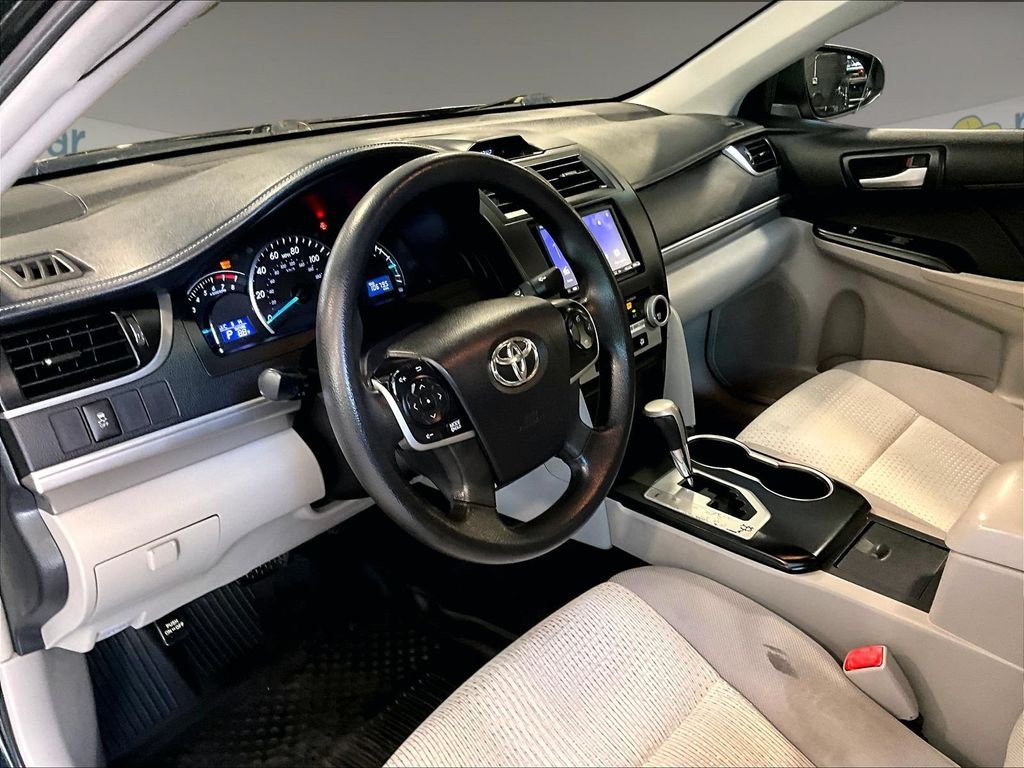 Used 2014 Gray Toyota LE image 8