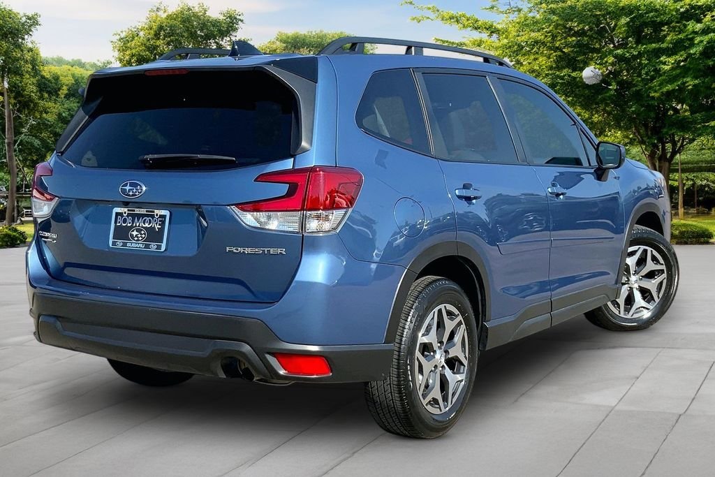 Used 2024 Blue Subaru Premium image 6