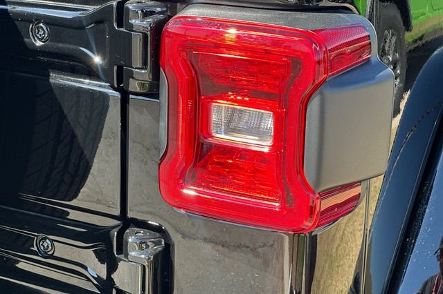 2025 Jeep Wrangler 4-Door Sahara - Photo 19