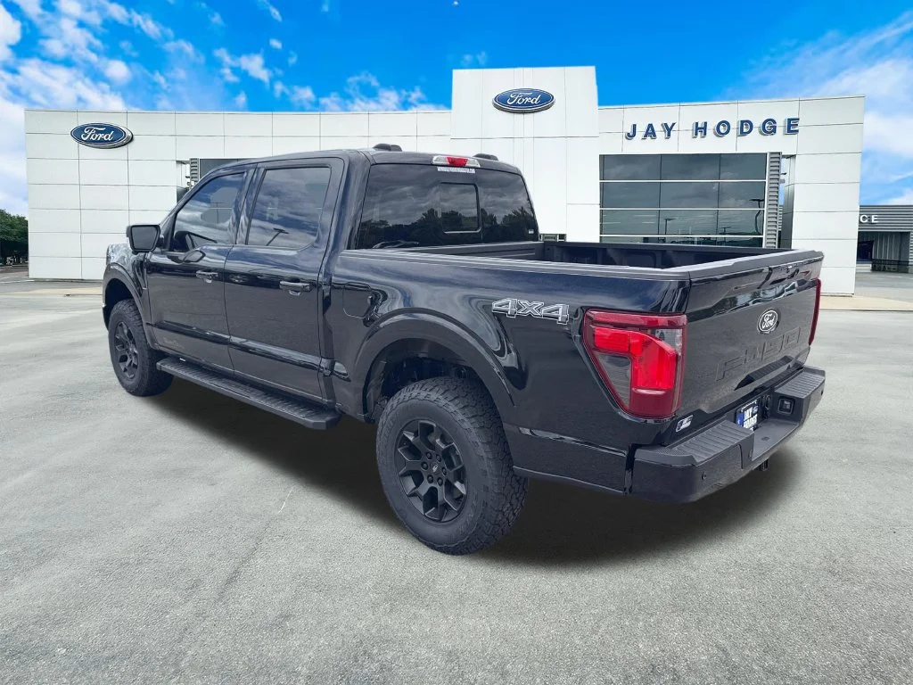 New 2026 Black Ford XLT image 4