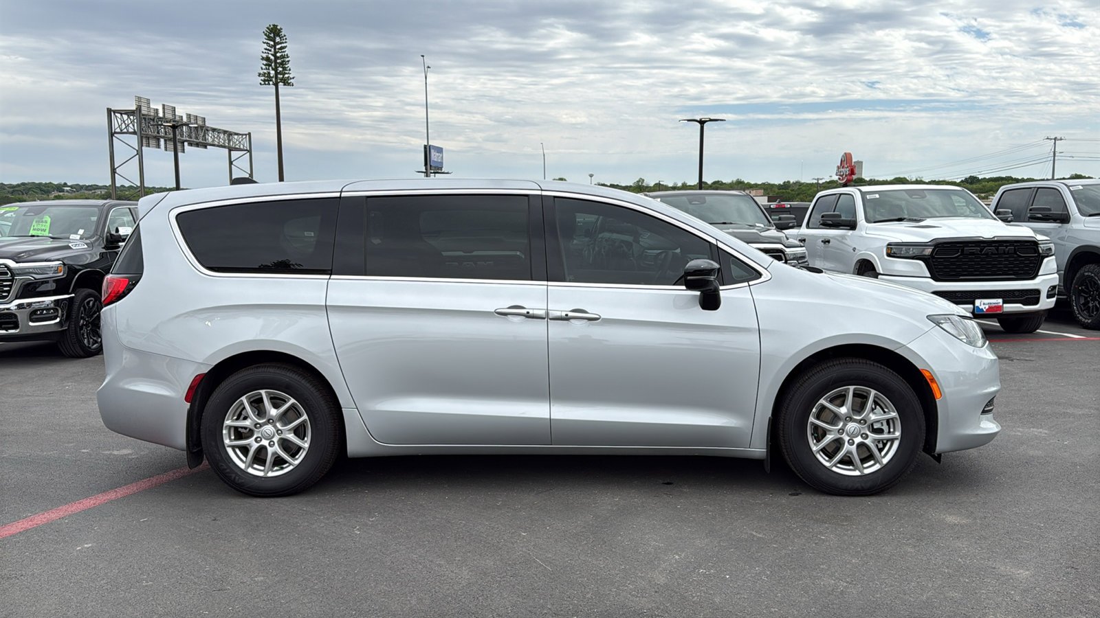 New 2026 Silver Mist Clear-Coat Exterior Paint Chrysler LX image 6