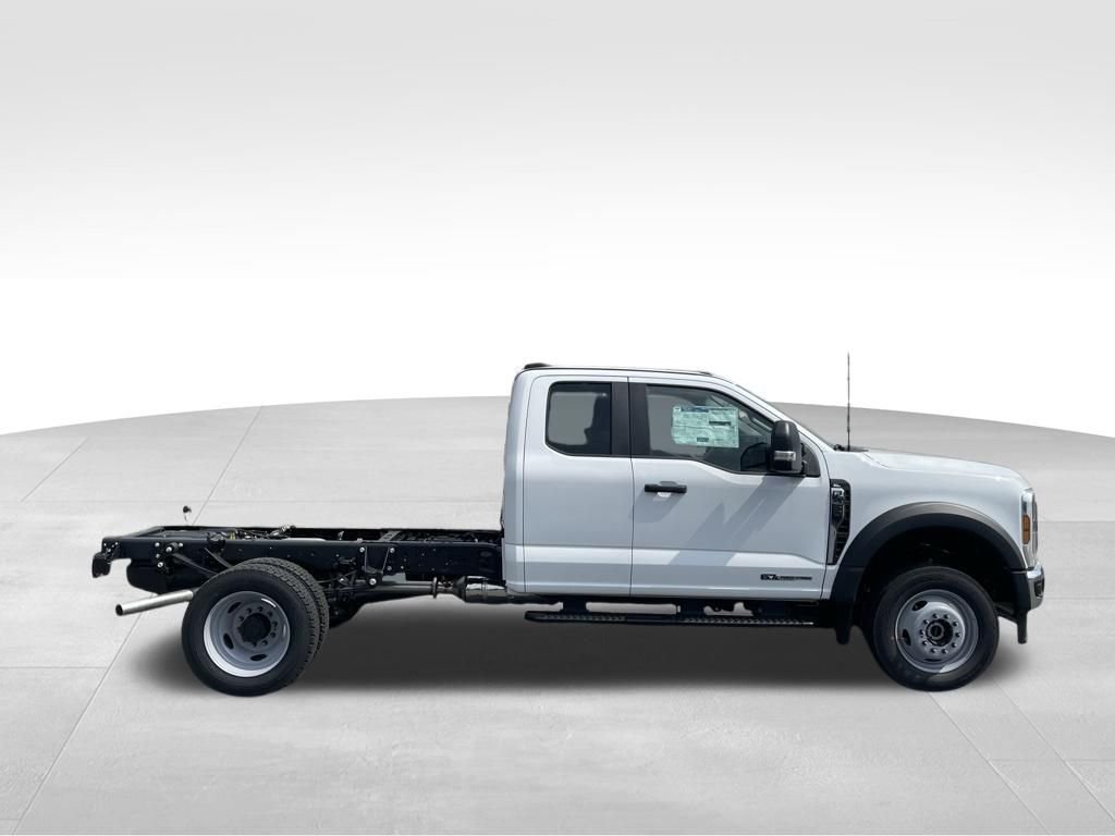 New 2026 Oxford White Ford F-450® XL image 14