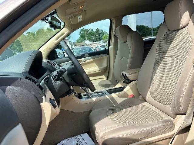 Used 2007 Brown Saturn XE image 29