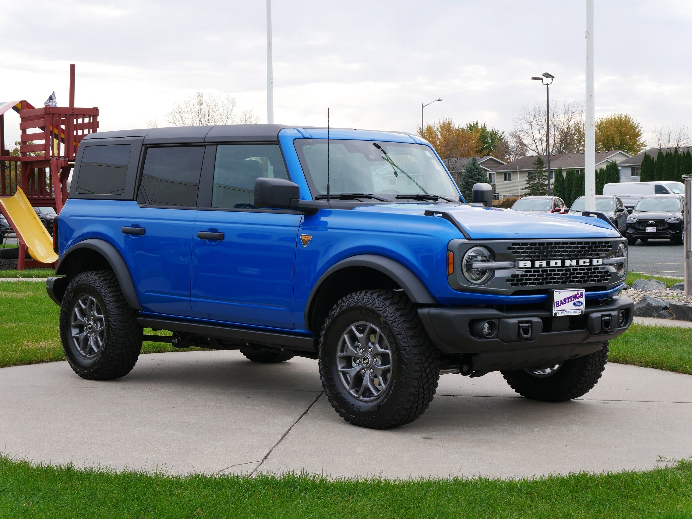 New 2025 Velocity Blue Metallic Ford Badlands® image 4