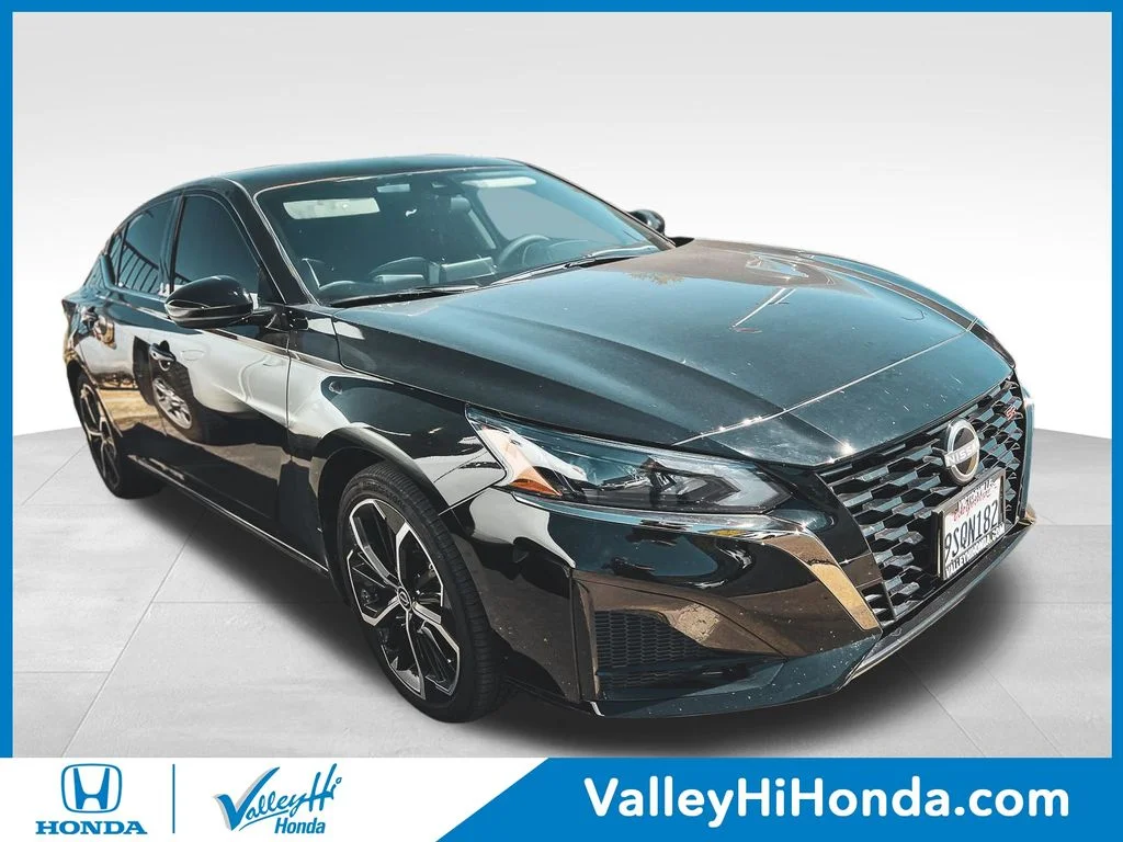 2025 Nissan Altima 2.5 SR's photo