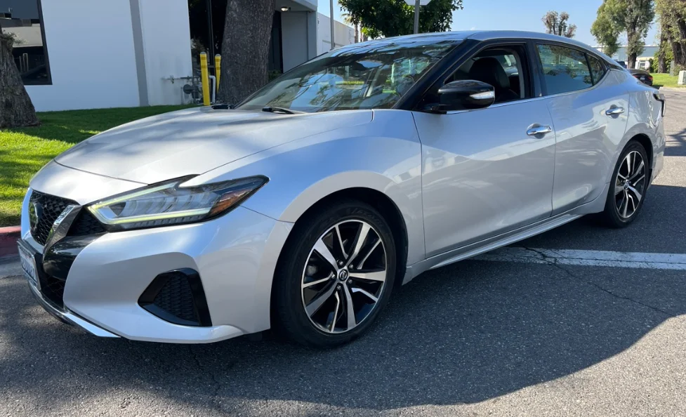 2021 Nissan Maxima SV's photo