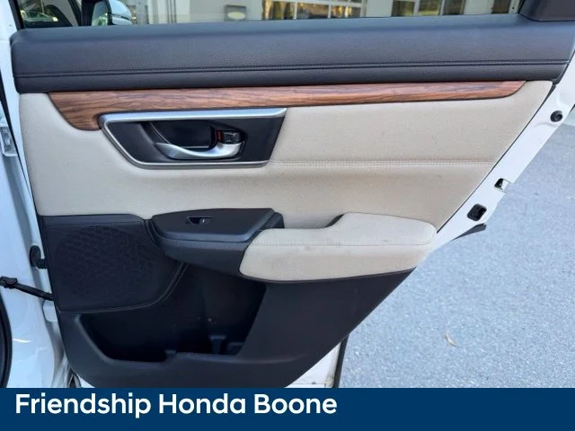 Used 2021 White Honda EX image 37