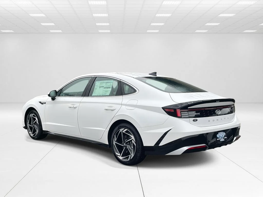 New 2026 White Hyundai SEL Sport image 4