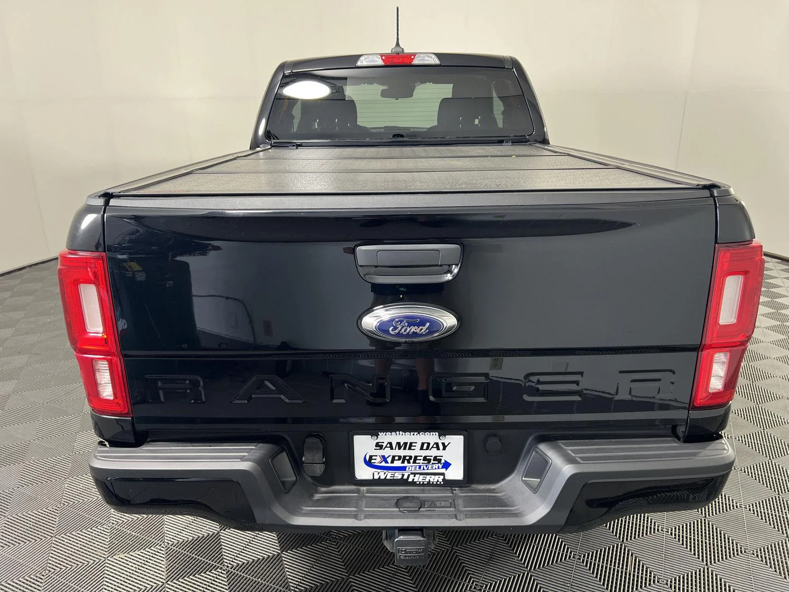 Used 2022 Shadow Black Ford XLT image 10