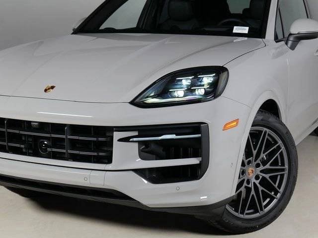 New 2026 Chalk Porsche  image 30