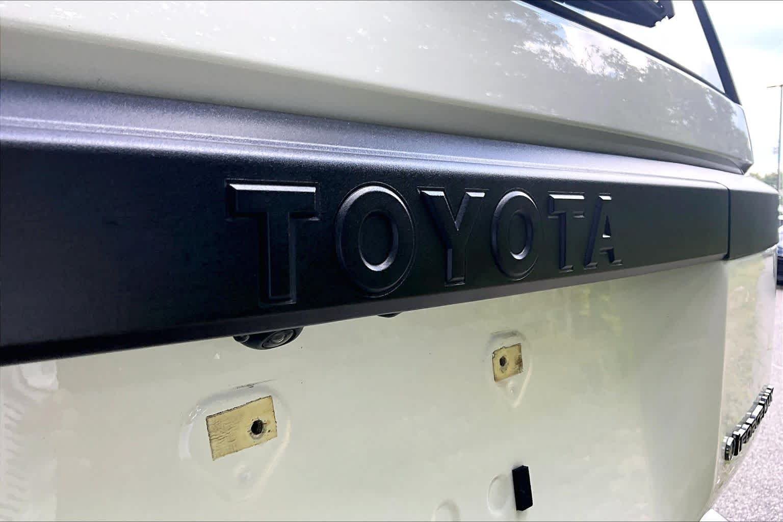 Used 2025 Ice Cap Toyota 1958 image 29