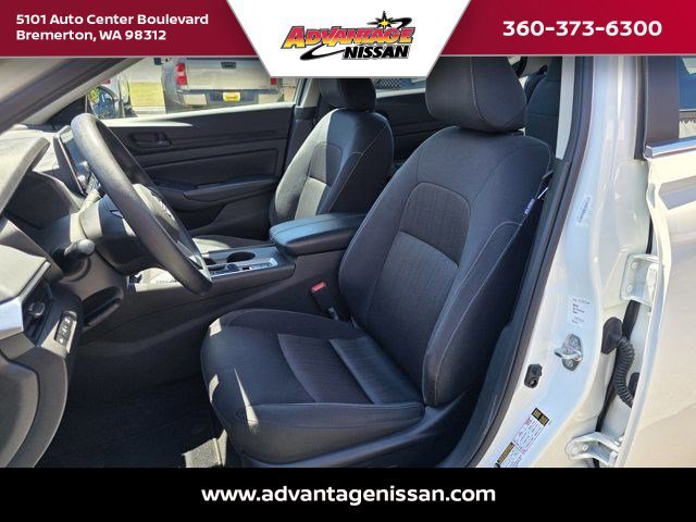 Used 2025 WHITE Nissan S image 10