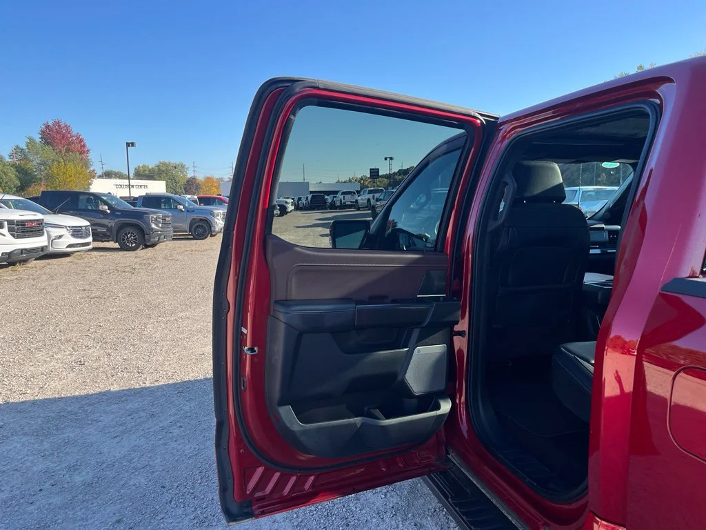 Used 2023 Red Metallic Ford Lariat image 27