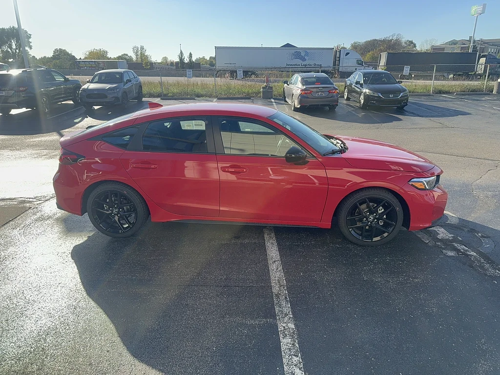 2027 Honda Civic Hatchback Sport, photo 4 of 12
