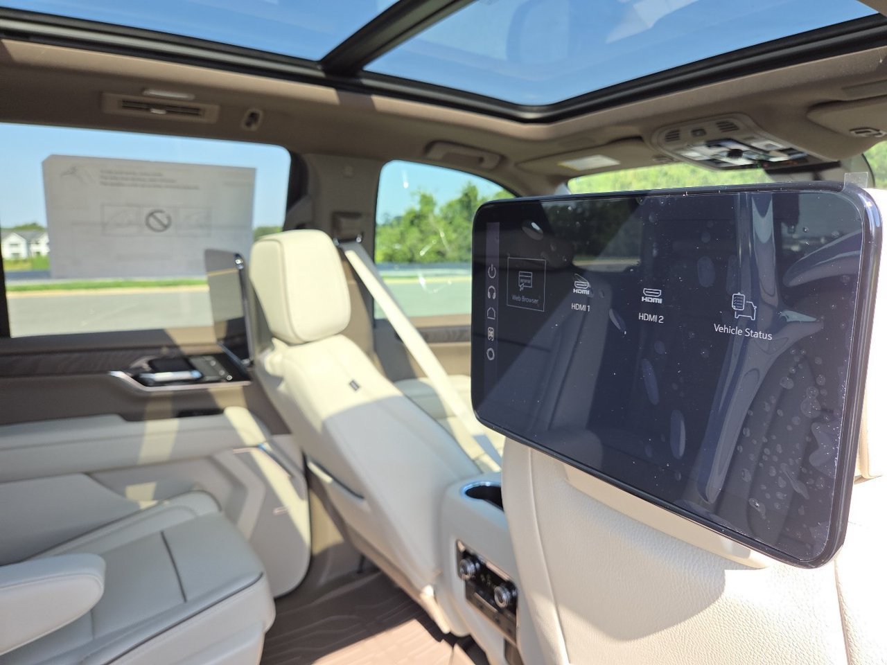 2026 GMC Yukon Denali - Photo 31