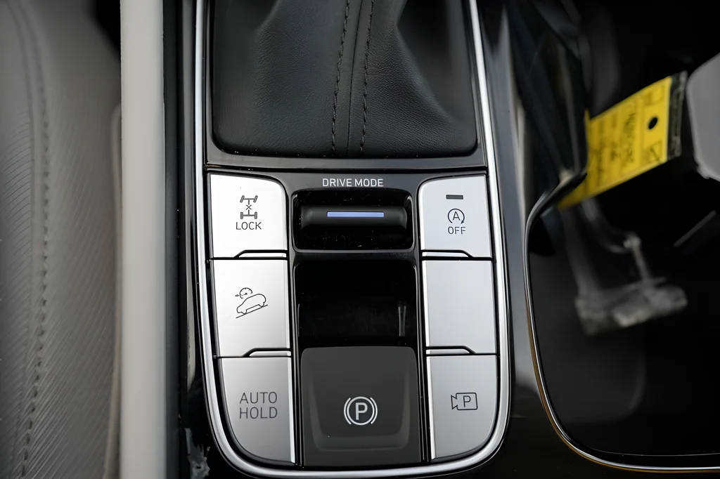 Used 2026 Gray Hyundai SEL image 31