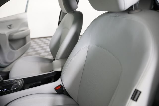 2025 Hyundai Kona SEL - Photo 21