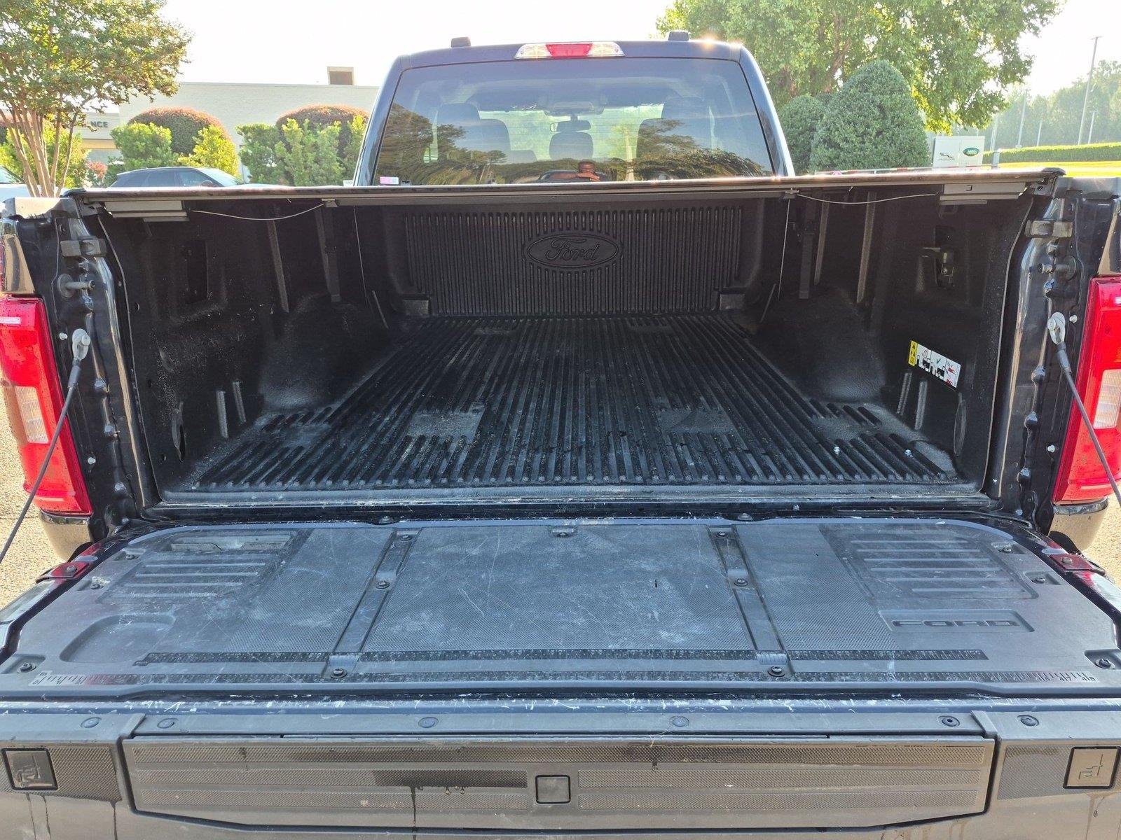 Used 2022 Antimatter Blue Metallic Ford XLT image 30