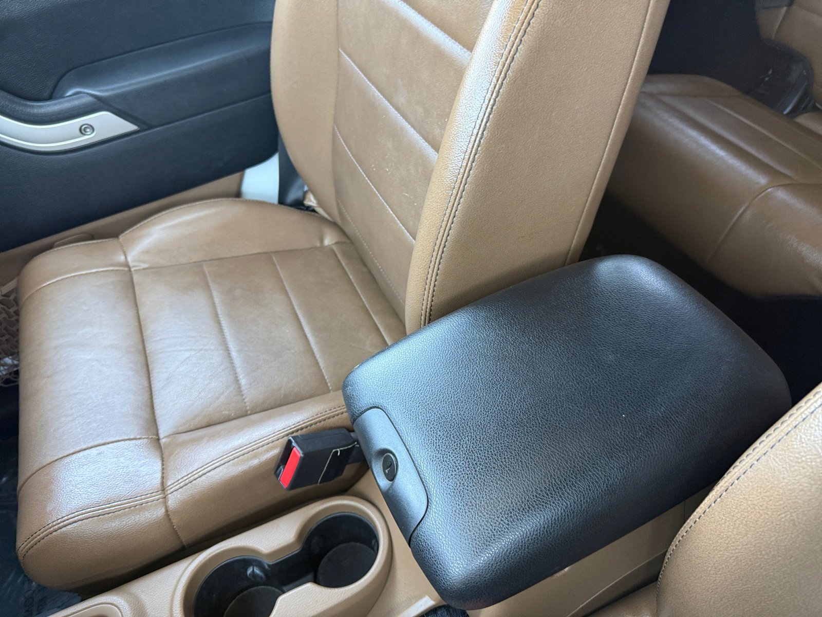 Used 2012 Bright White Clearcoat Jeep Unlimited Rubicon image 14