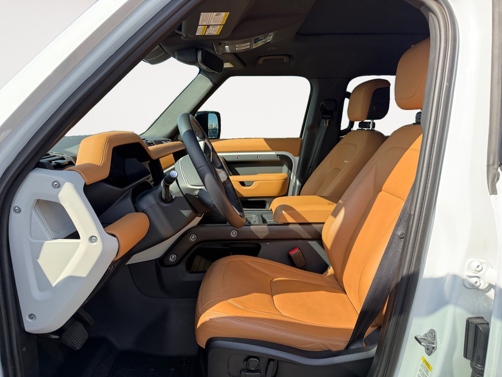 Used 2024 Fuji White Land Rover S image 10