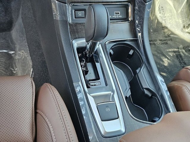 New 2026 CRYSTAL WHITE PEARL Subaru Touring 7-Passenger image 34