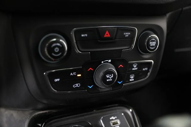 Used 2019 White Jeep Limited image 11