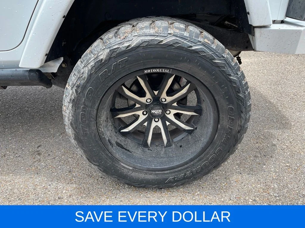Used 2016 White Jeep Unlimited Rubicon image 20