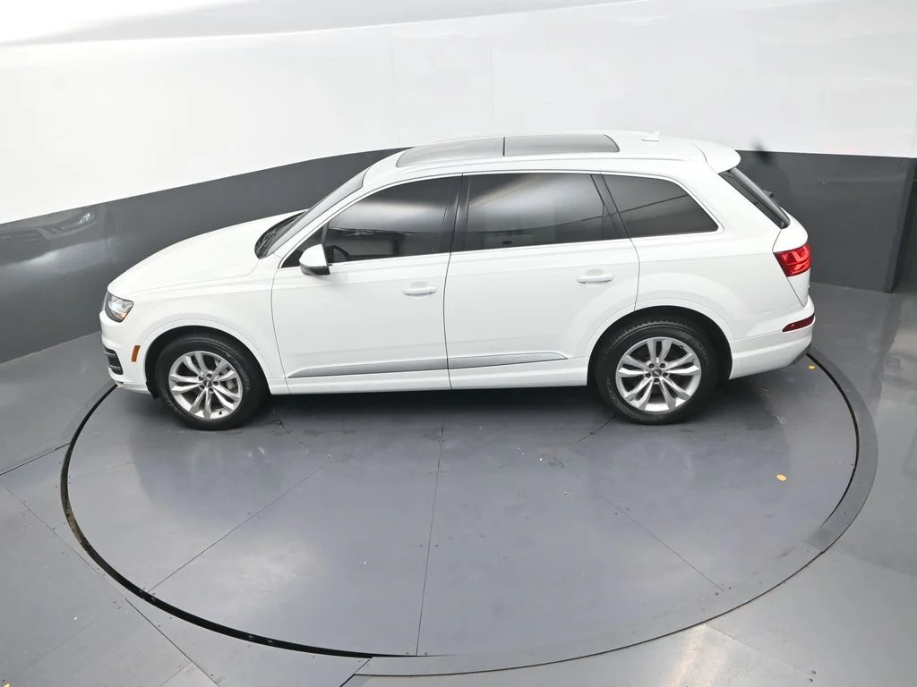 Used 2019  Audi 55 Premium image 18