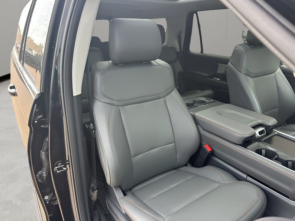 New 2025 Agate Black Metallic Ford Active image 31