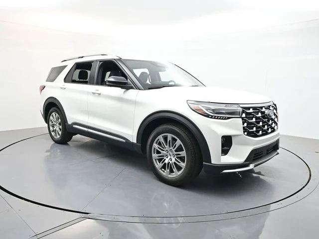 2026 Ford Explorer Platinum's photo
