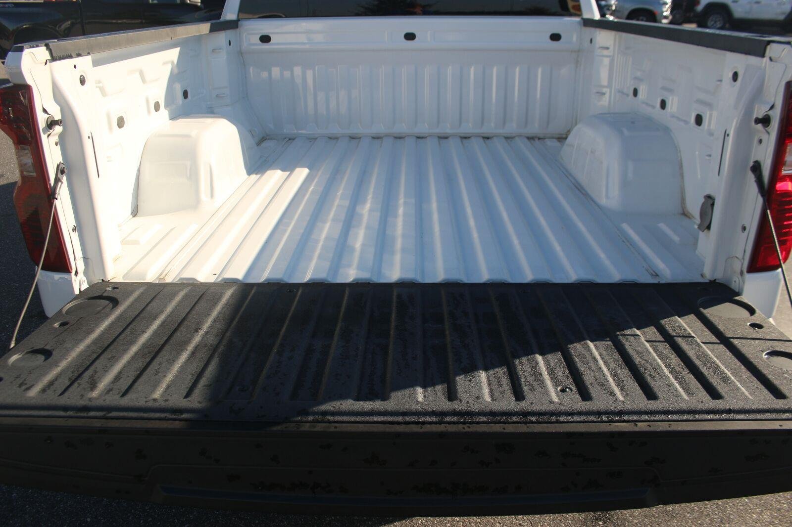 Used 2022 SUMMIT WHITE Chevrolet LT image 12