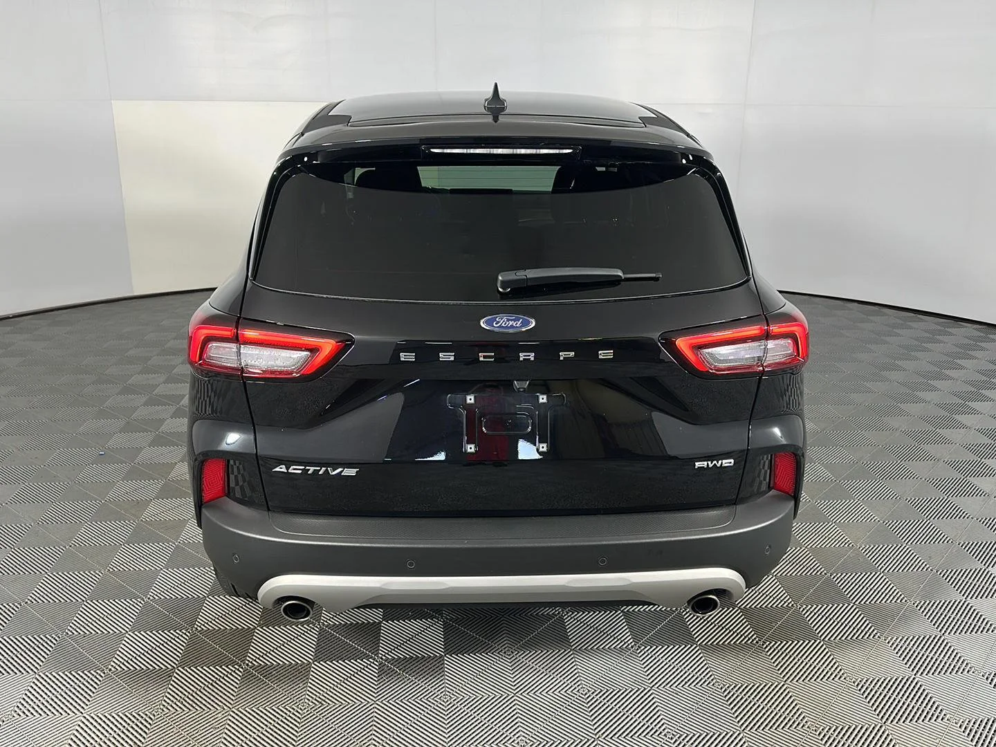 Used 2023 Agate Black Metallic Ford Active image 9