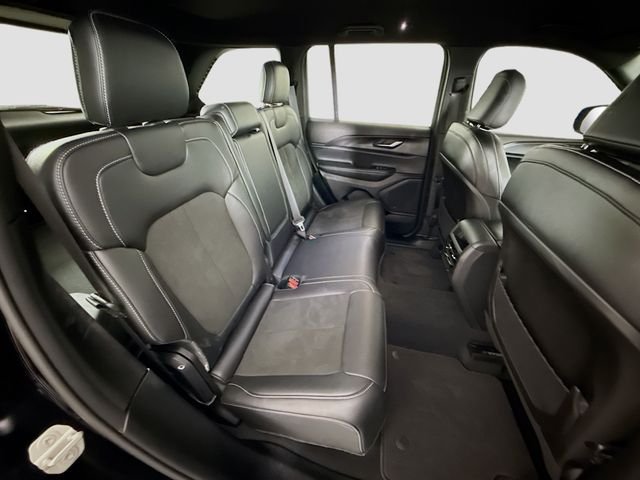 Used 2023 Black Jeep Altitude X image 24