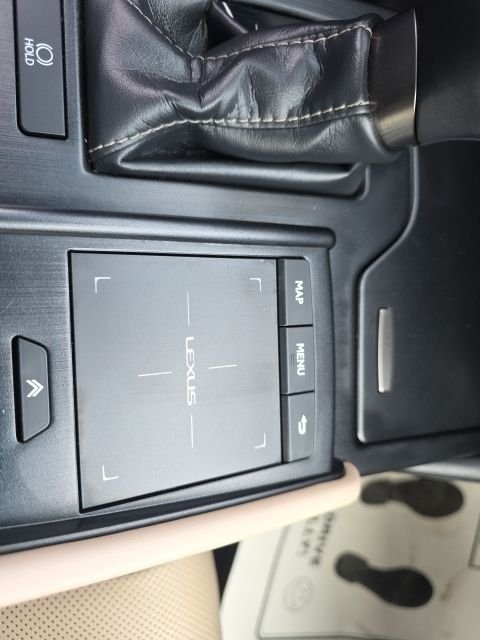 2019 Lexus ES 350 - Photo 23