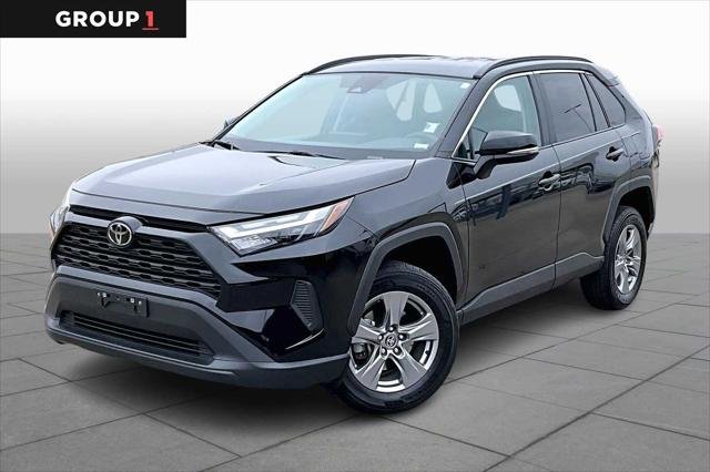 2024 Toyota RAV4 XLE FWD's photo