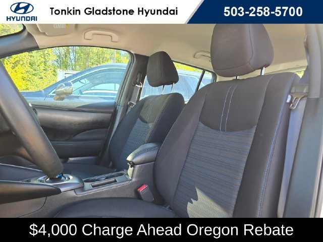 Used 2025 Glacier White Nissan S image 22