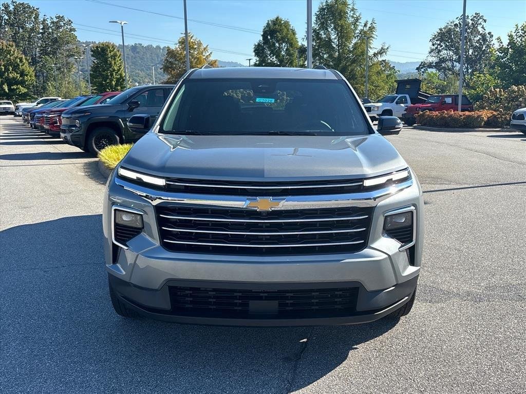 2027 Chevrolet Traverse LT - Photo 8