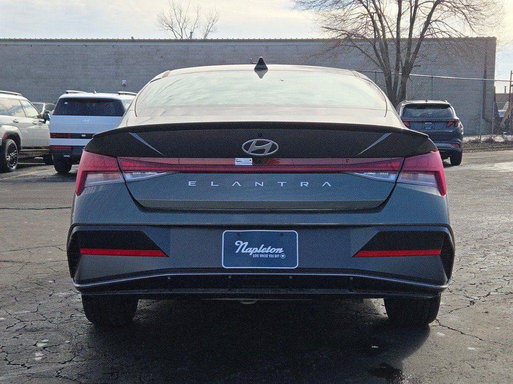 New 2026 Gray Hyundai SEL Sport Premium image 15