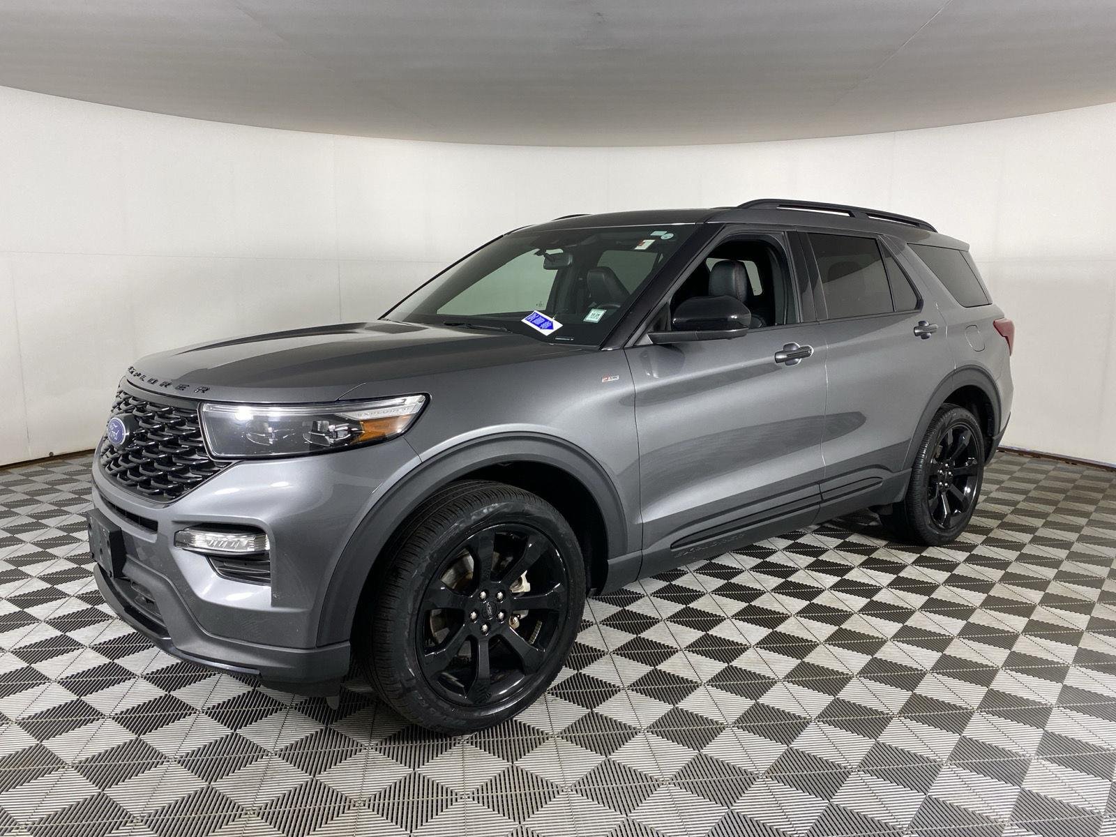 Used 2023 Carbonized Gray Ford ST-Line image 6
