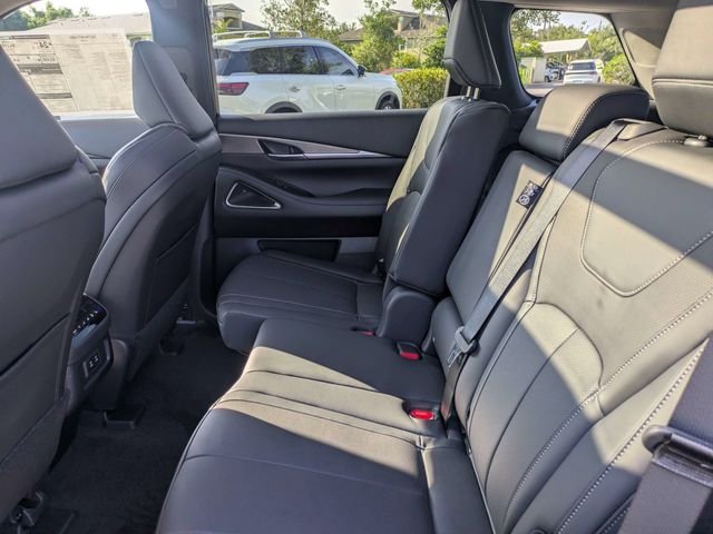New 2027 MINERAL BLACK INFINITI Luxe FWD image 14