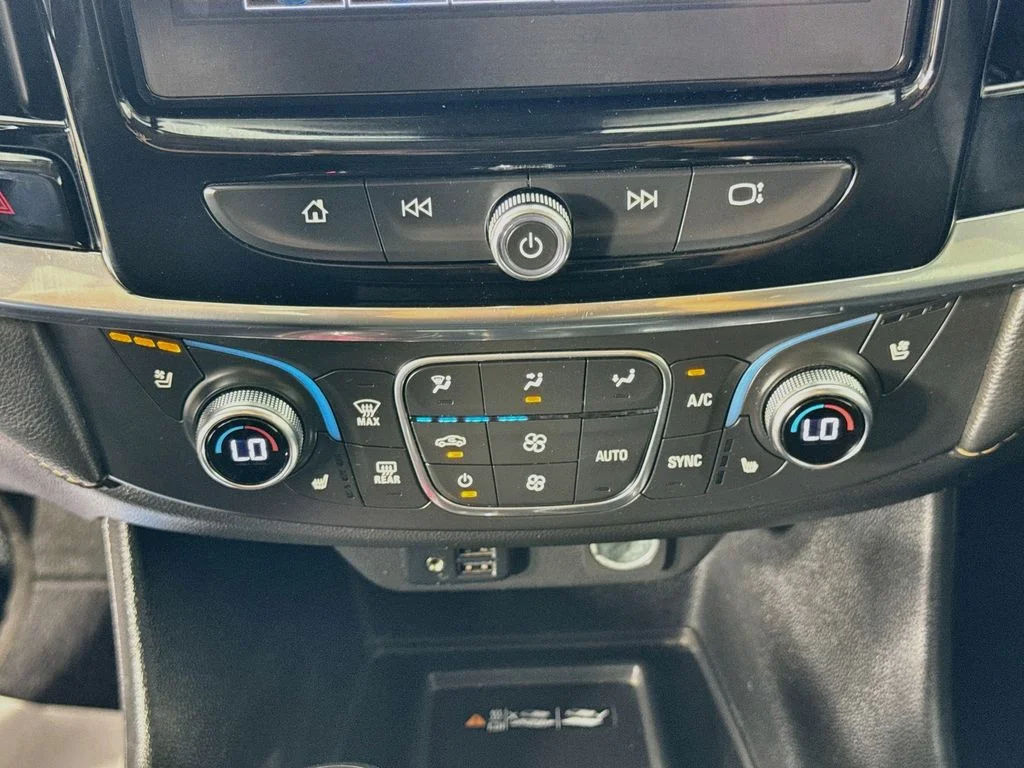 Used 2020 Summit White Chevrolet Premier image 19