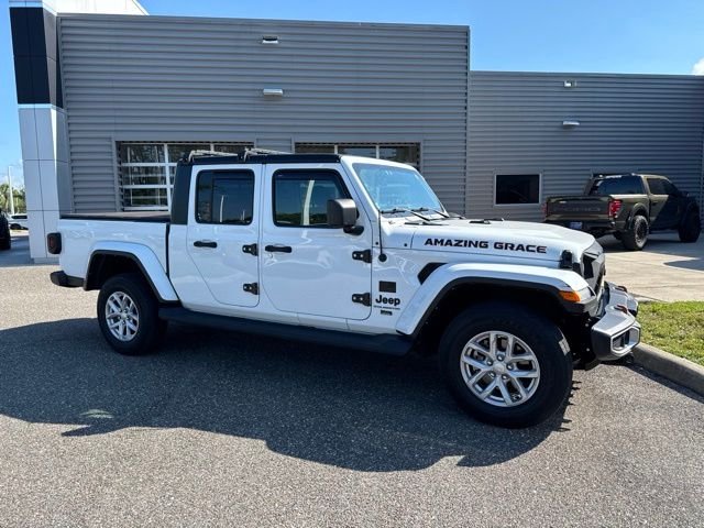Used 2023 Bright White Clearcoat Jeep Sport S image 3