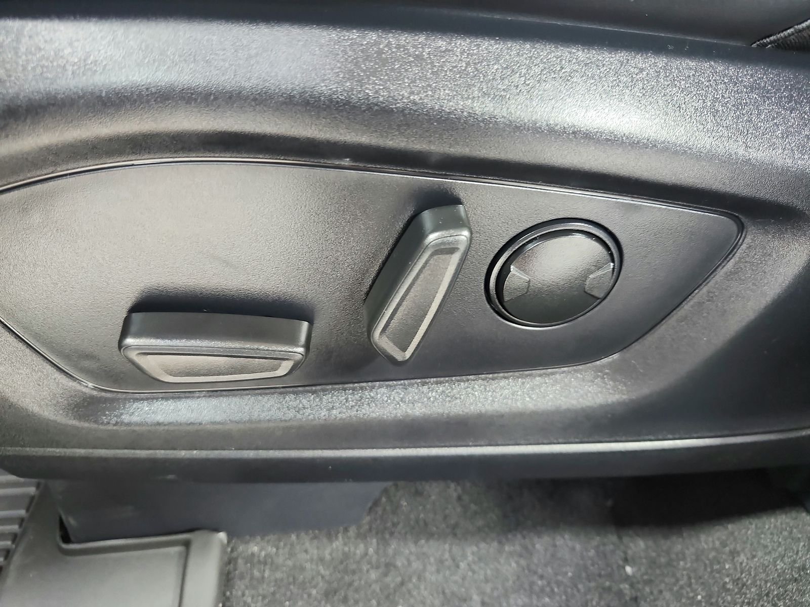 New 2026 Space White Metallic Ford Tremor® image 20